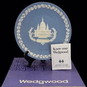 Wedgwood Jasperware Christmas Plate 1972 St Paul’s Cathedral Blue Boxed England